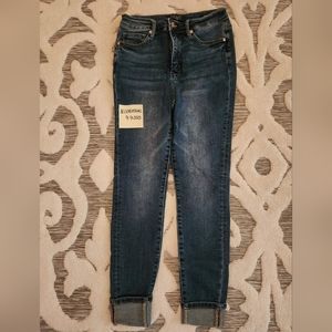 Judy Blue Skinny Size 7/28